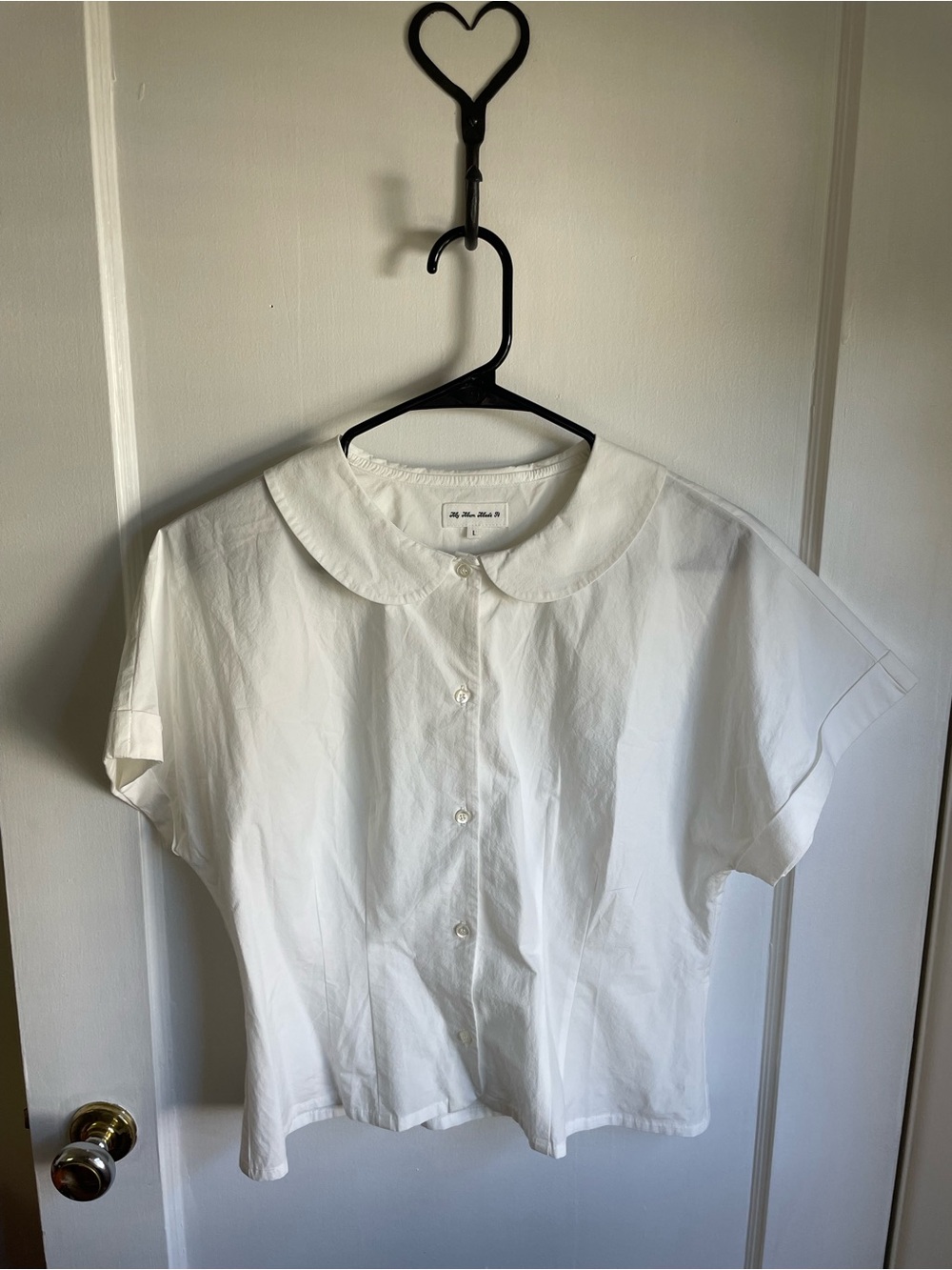 CURVED COLLAR CAP SLEEVE SHIRT